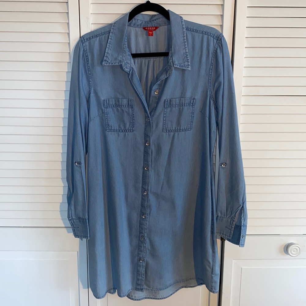 Guess cute chambray shirt dress with pockets and roll tab long sleeves. EUC SZ L
